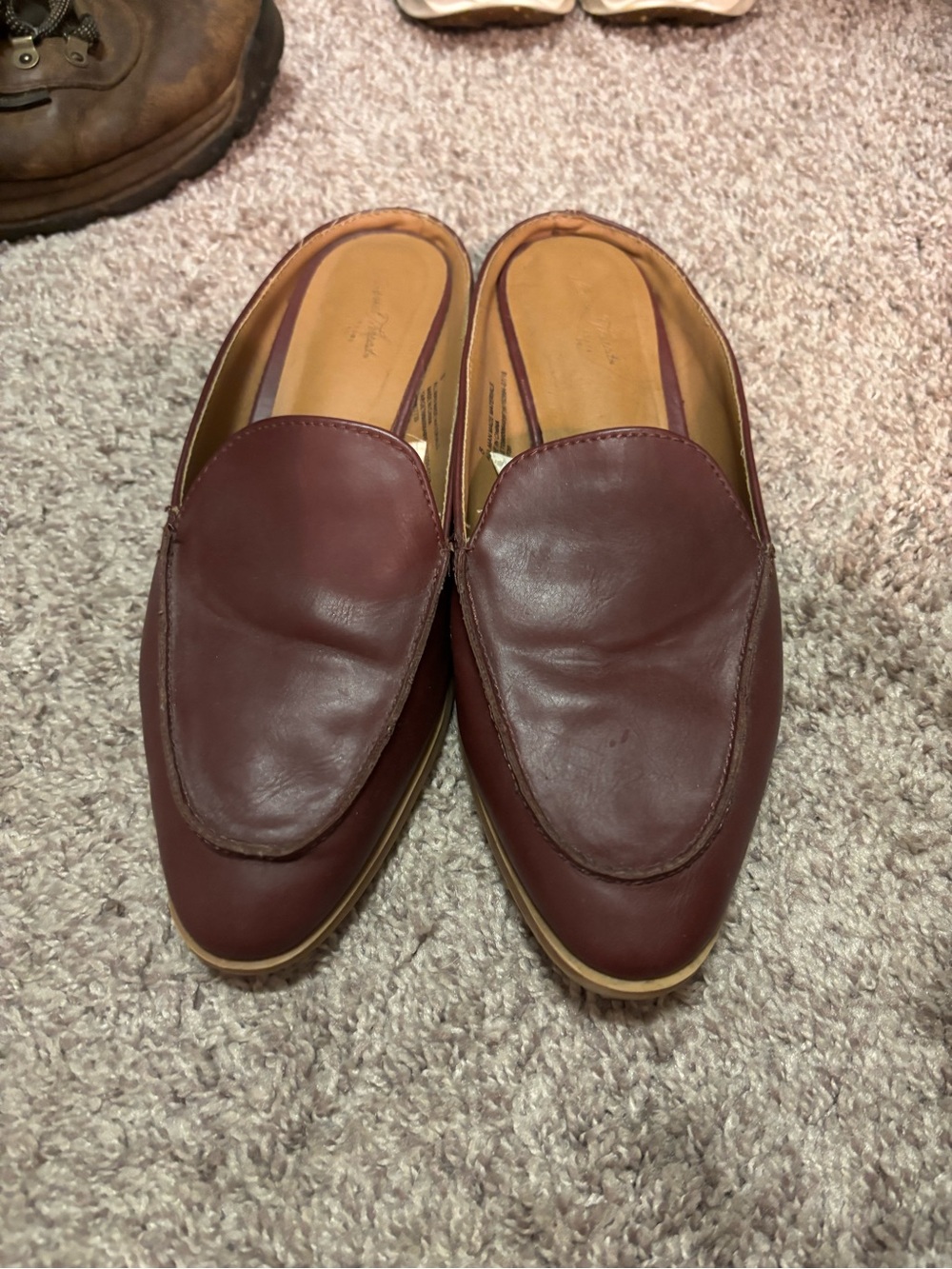 Women’s Universal Thread Leather Slip-On Mules in Burgundy
